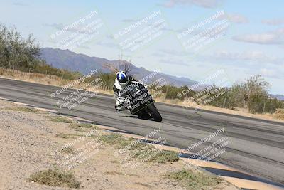 media/Nov-16-2025-Race Pace (Sun) [[8c5fa54630]]/Verified Riders/4-Turn 3 Inside (1050am)/